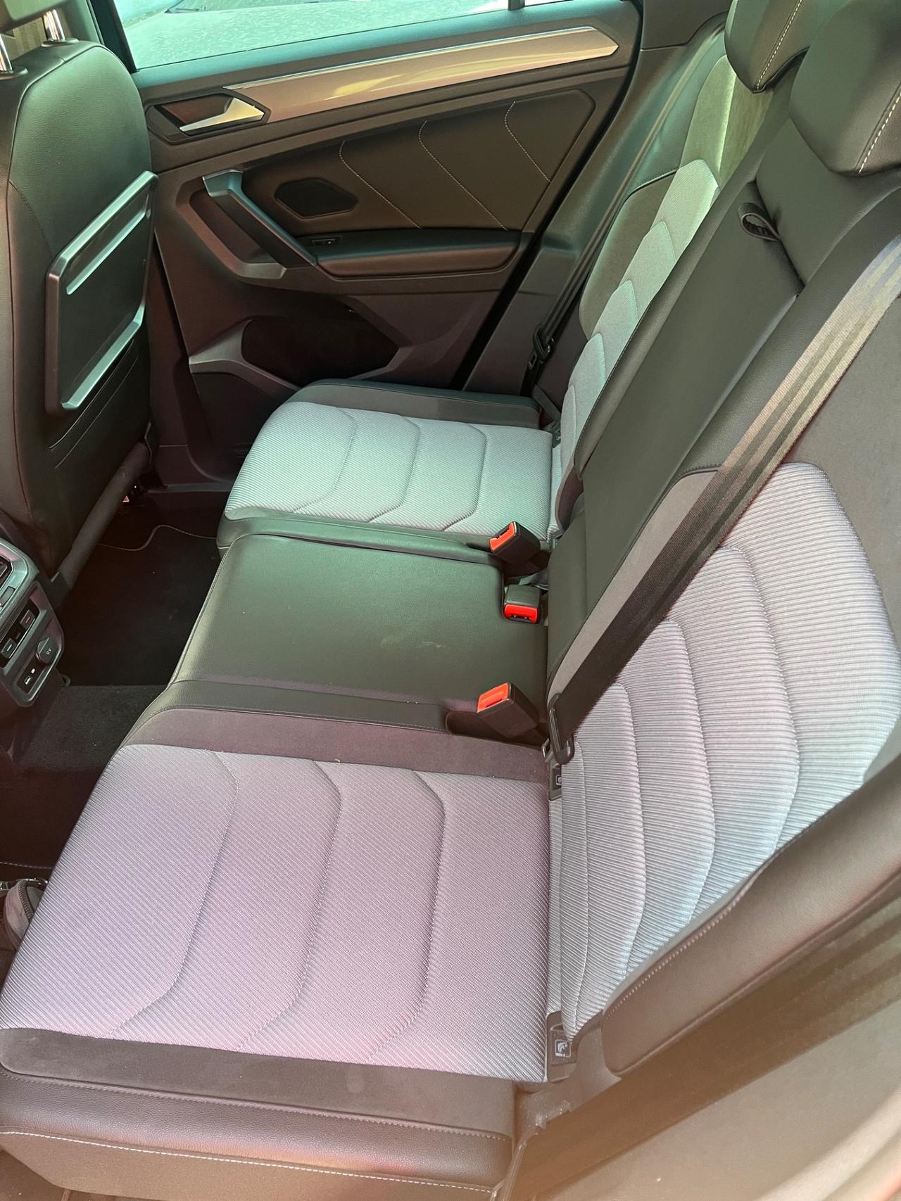 Volkswagen Tiguan 2.0 TDI SCR DSG 4MOTION Sport BMT