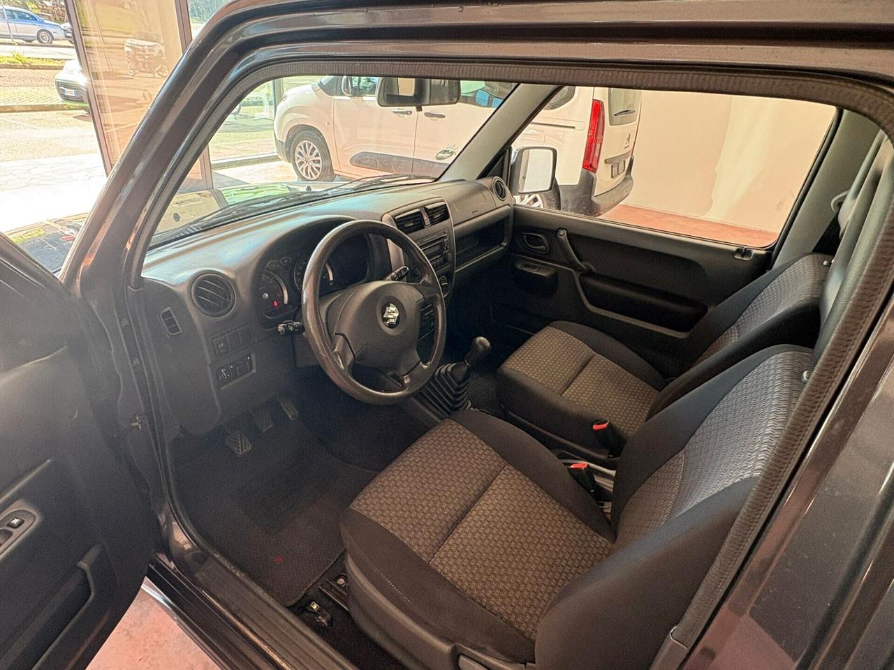 Suzuki Jimny 1.3i 16V cat 4WD JLX