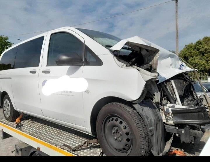 Mercedes Vito incidentato