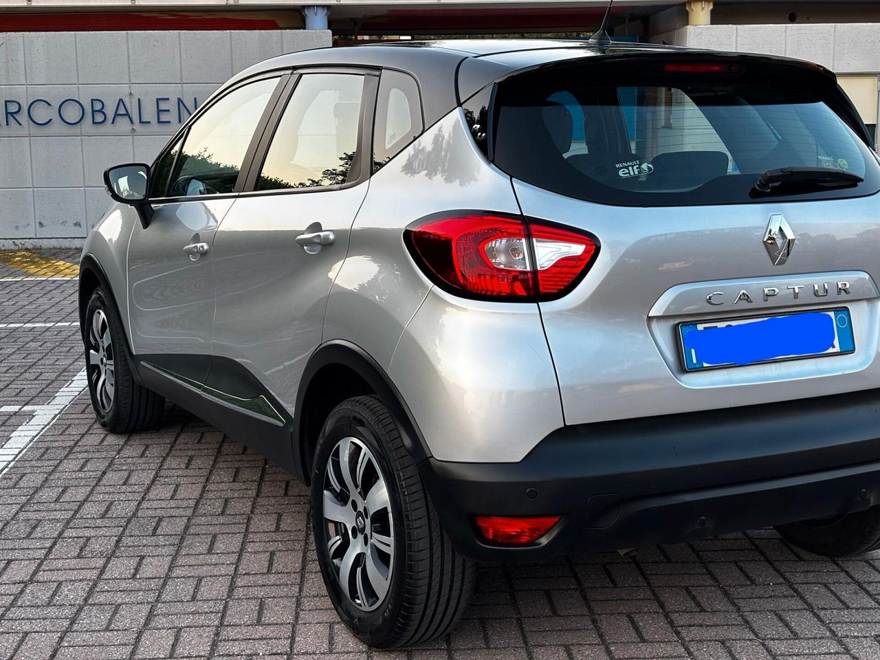 Renault Captur dCi 8V 90 CV Start&Stop Energy Life..CELL 393 690 2051 WUATSAPP