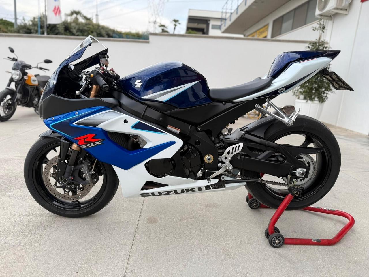 SUZUKI GSX R 1000 K6