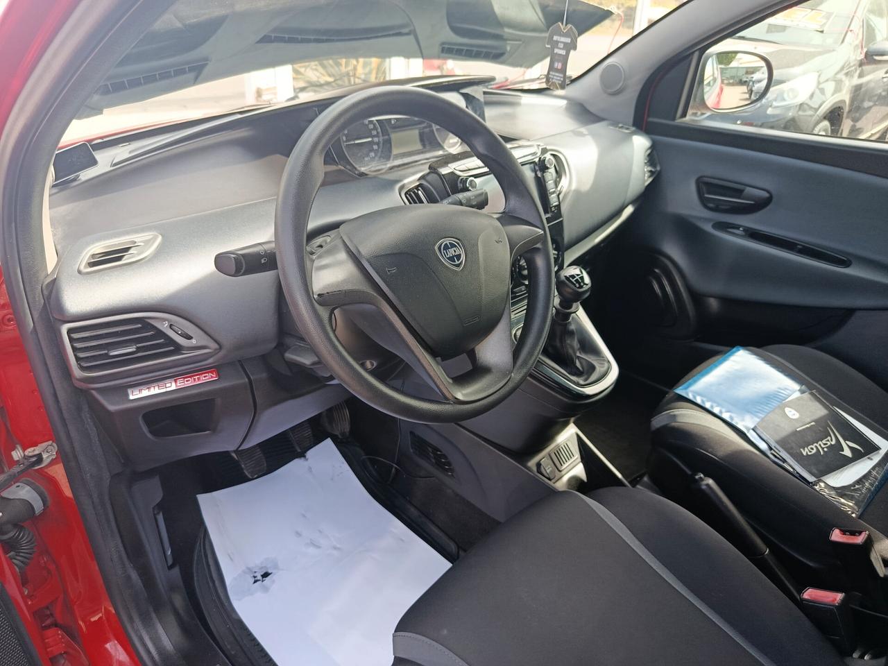 Lancia Ypsilon 0.9 TwinAir 85 CV 5 porte Metano Ecochic Platinum