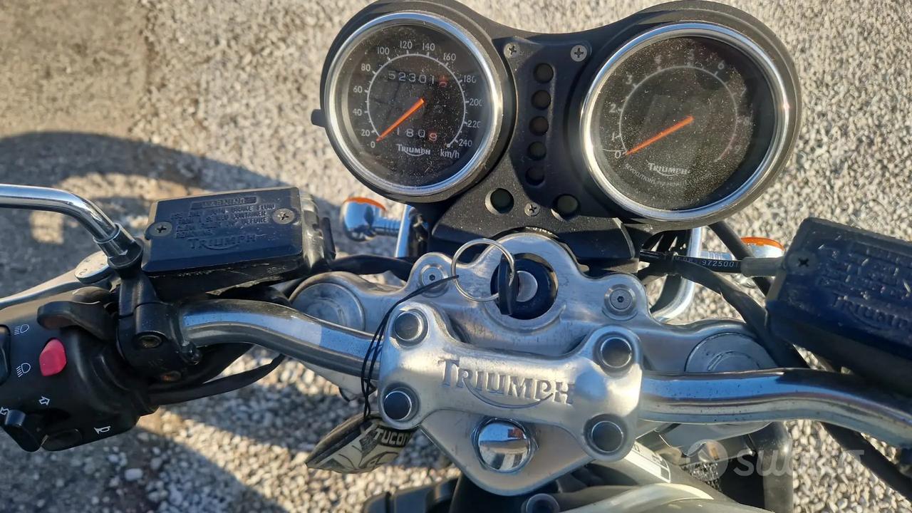 Triumph Thunderbird