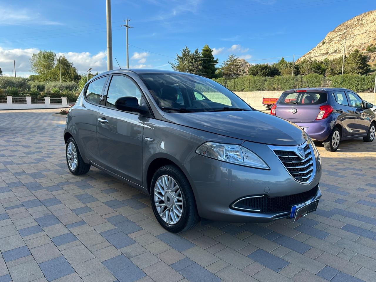 Lancia Ypsilon 1.2 69 CV 5 porte S&S Platinum
