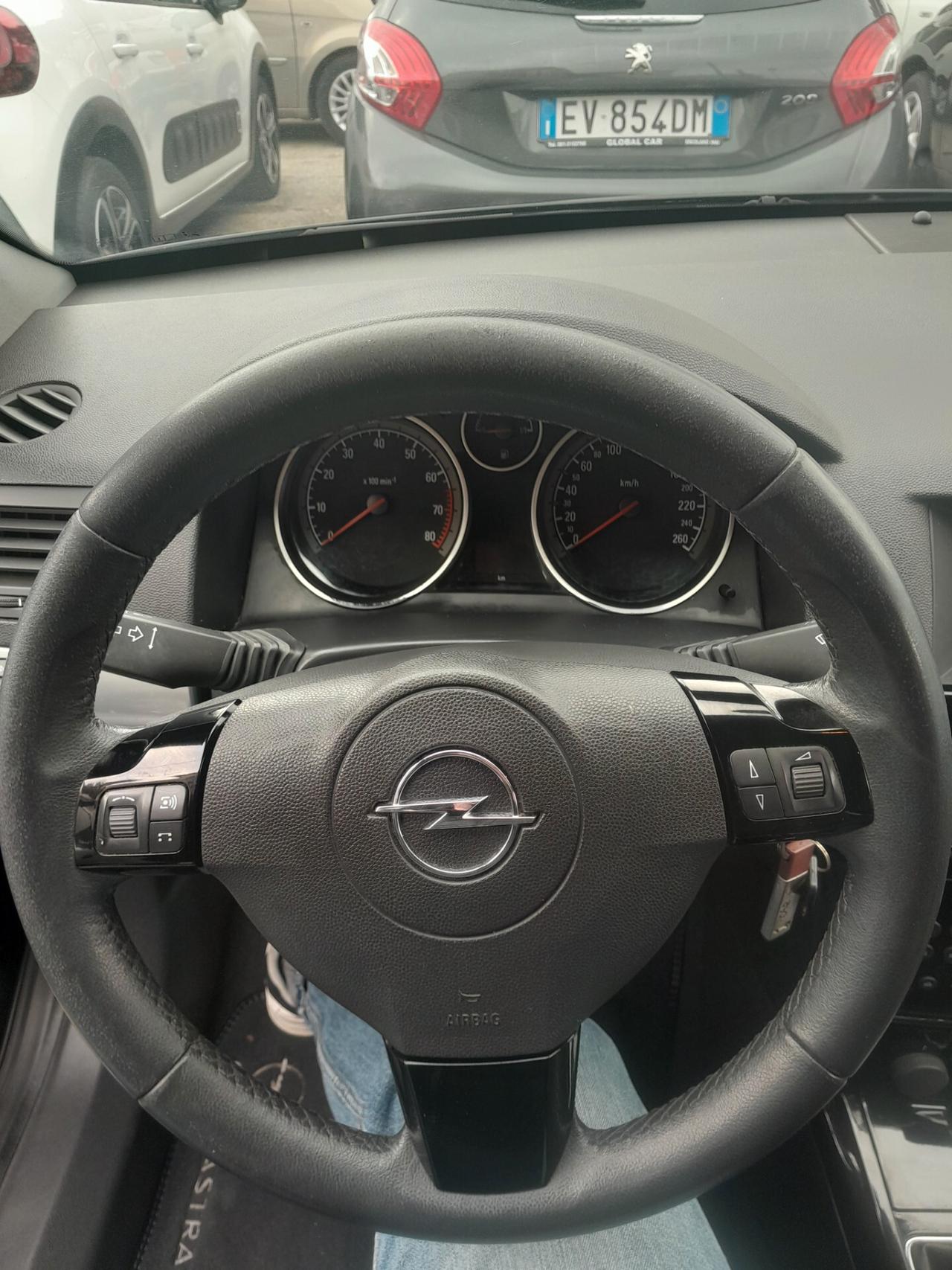 Opel Astra 1.6 GPL 5 porte Cosmo