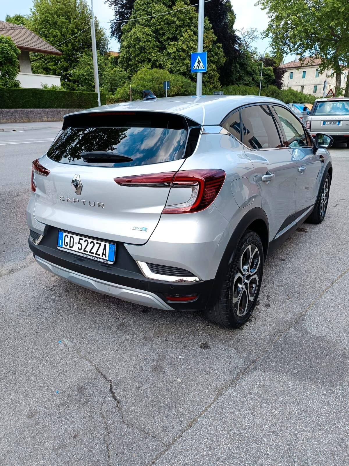 Renault Captur Plug-in Hybrid E-Tech 160 CV Intens