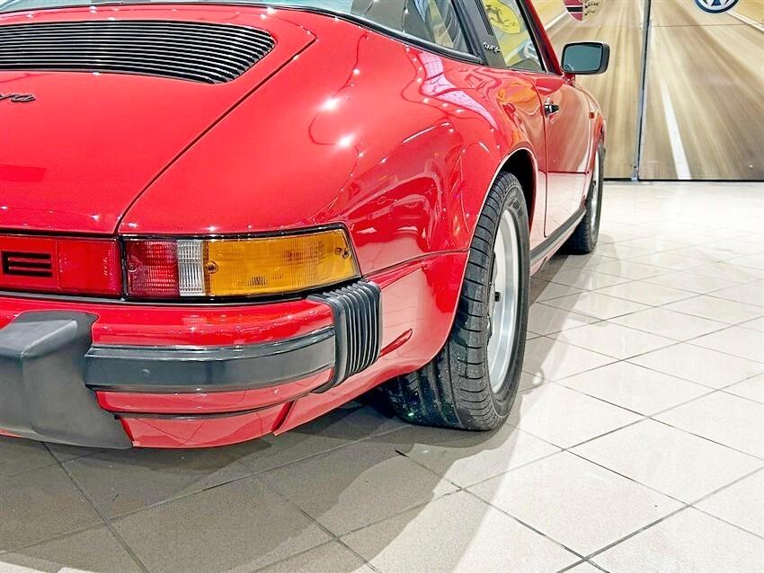 Porsche 911 Carrera 3.2 Targa