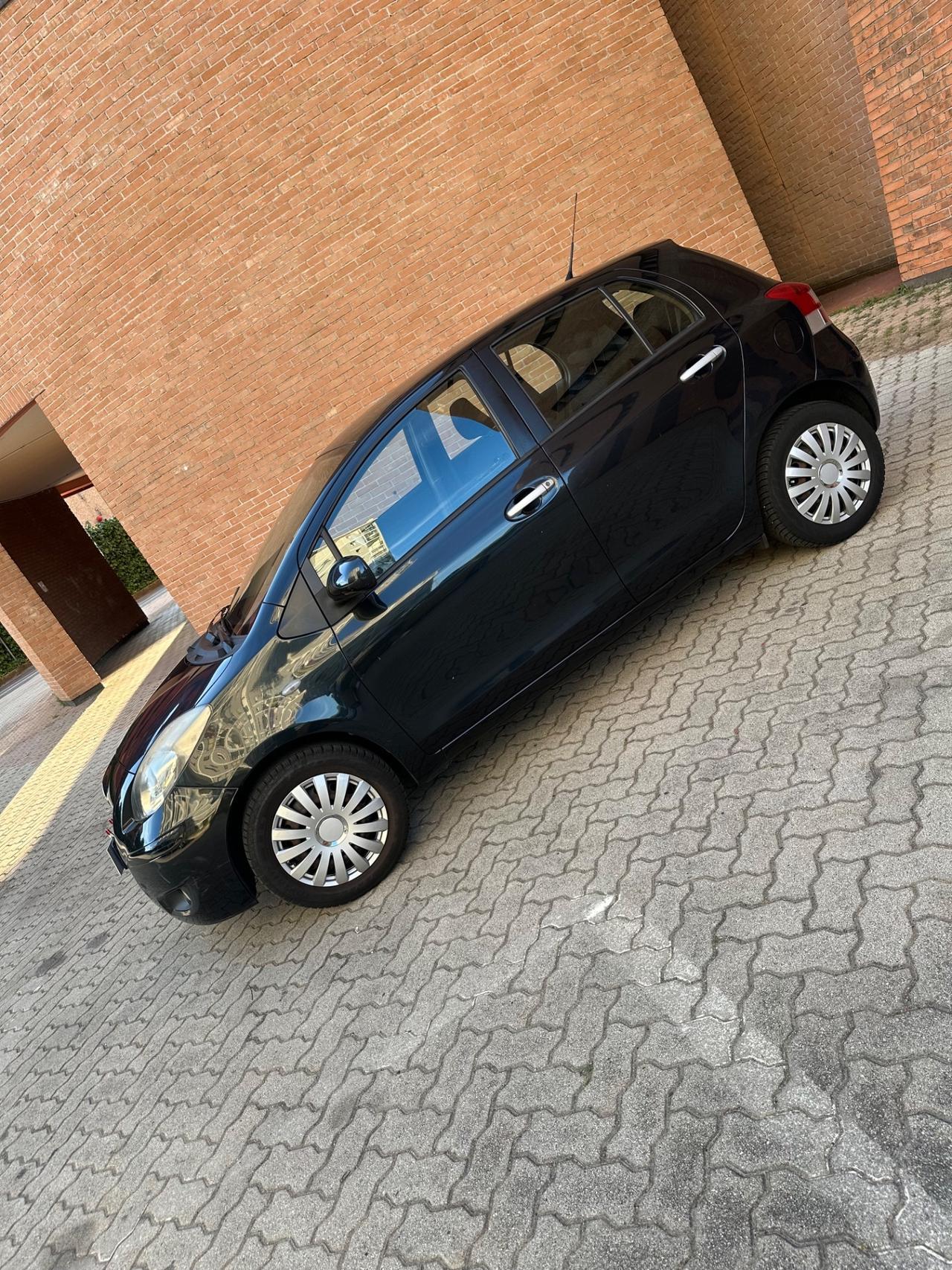 Toyota Yaris 1.0 5 porte Lounge