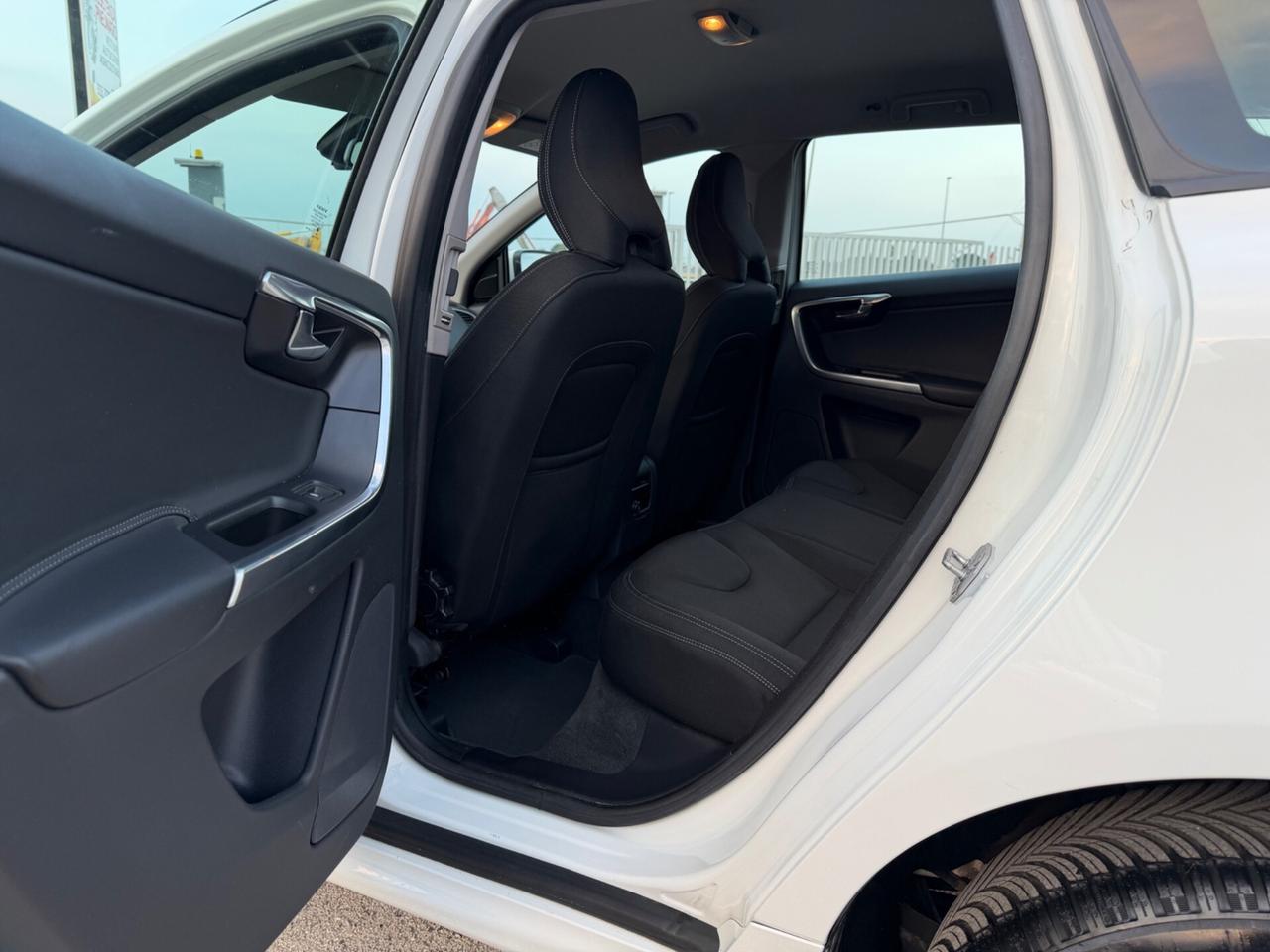 VOLVO XC60 2.0D D3 150CV GEARTRONIC FUL LED MY16