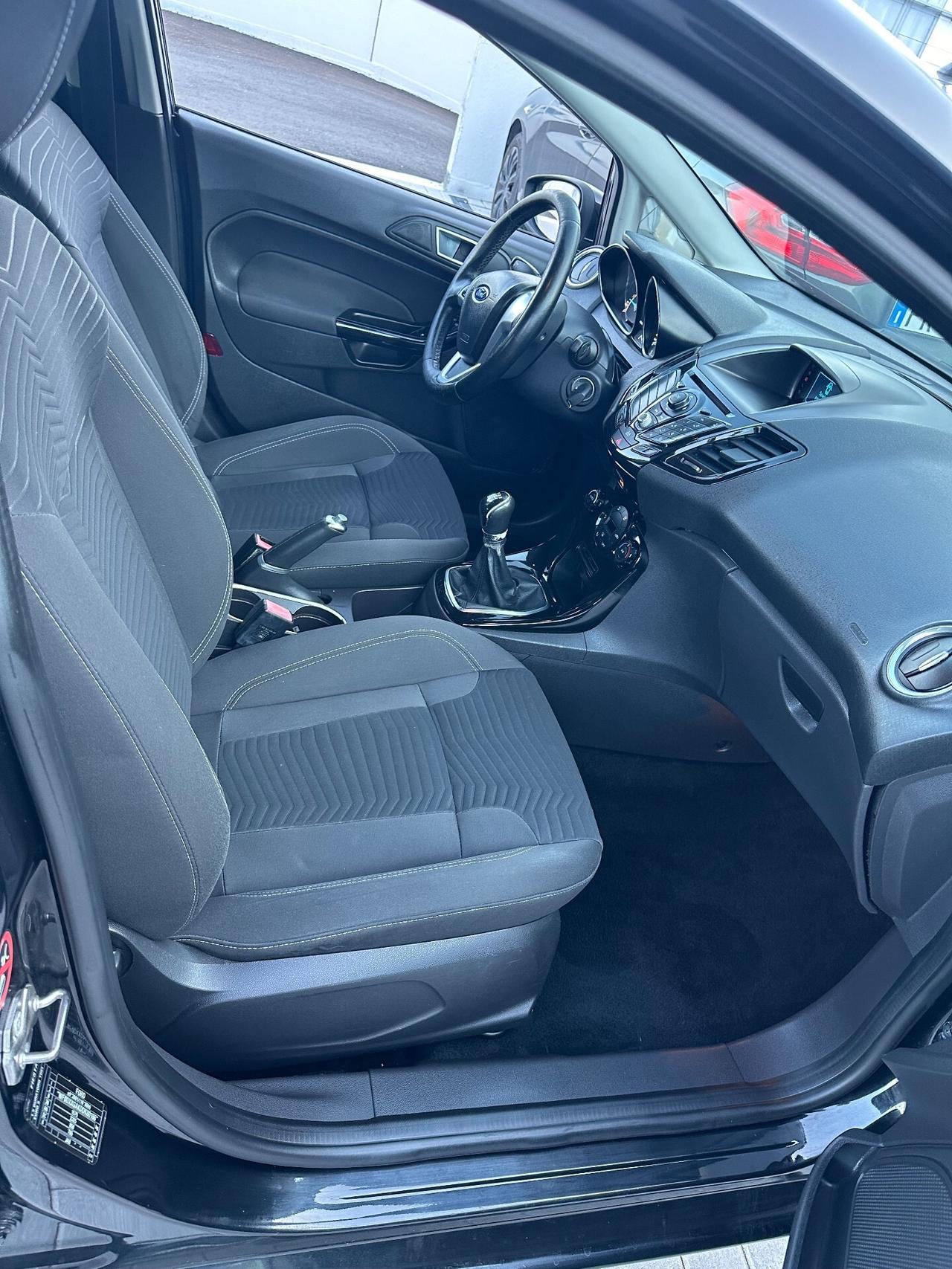 Ford Fiesta 1.5 TDCi 75CV 5 porte Titanium