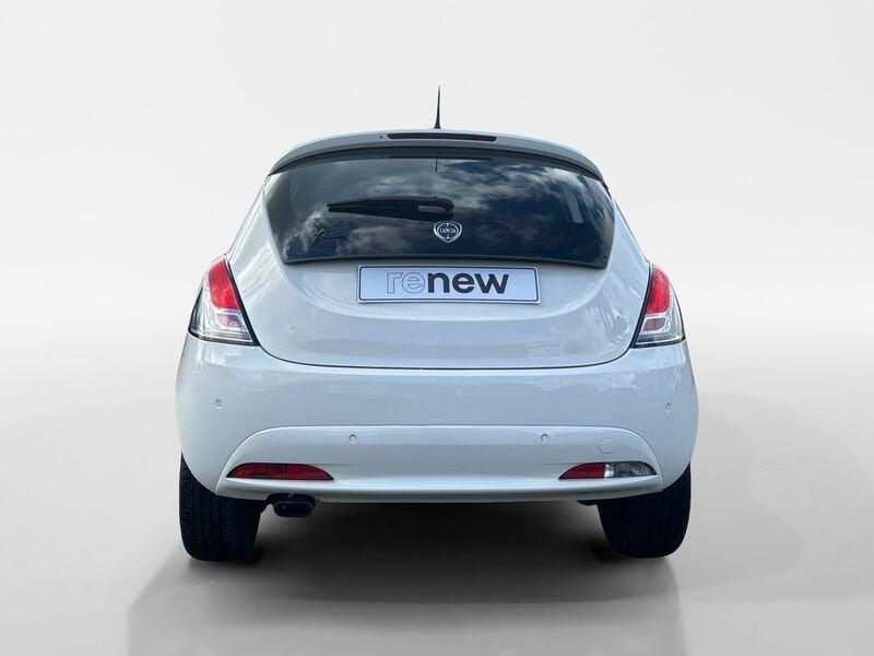 Lancia Ypsilon 1.2 69 CV 5 porte Silver