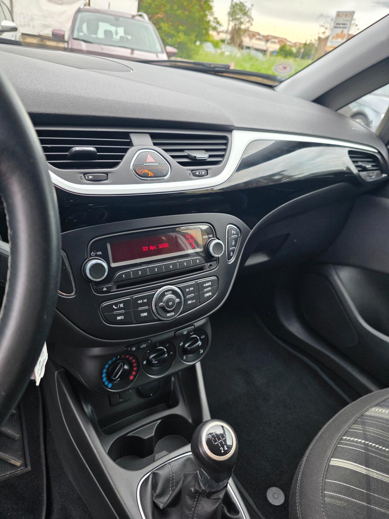 Opel Corsa 1.2 Coupé b-Color