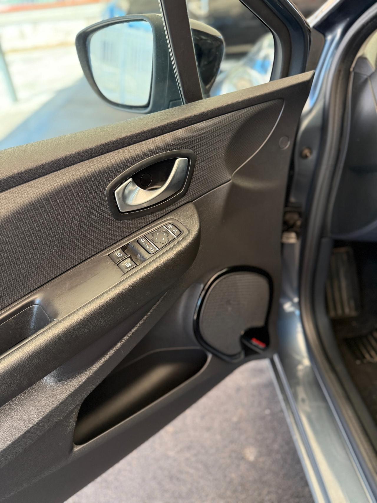 Renault Clio Sporter dCi 8V 90 CV Moschino Zen