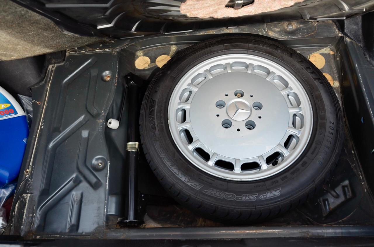 MERCEDES-BENZ 190 E 2.3-16 185cv, OTTIME CONDIZIONI, SERVICE CON FATTURE, MATCHING NUMBER, TETTO, A/C, PERMUTE