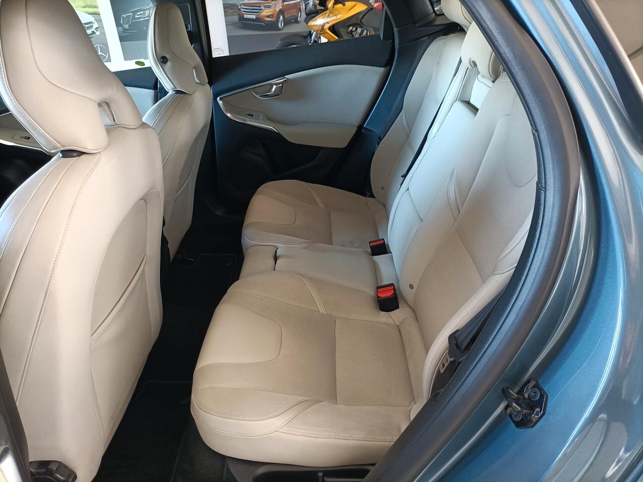 Volvo V40 D2 1.6 Momentum 09/2013