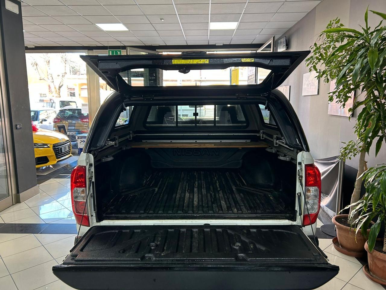 Nissan Navara 2.3 dCi 4WD D. Cab N-Connecta auto
