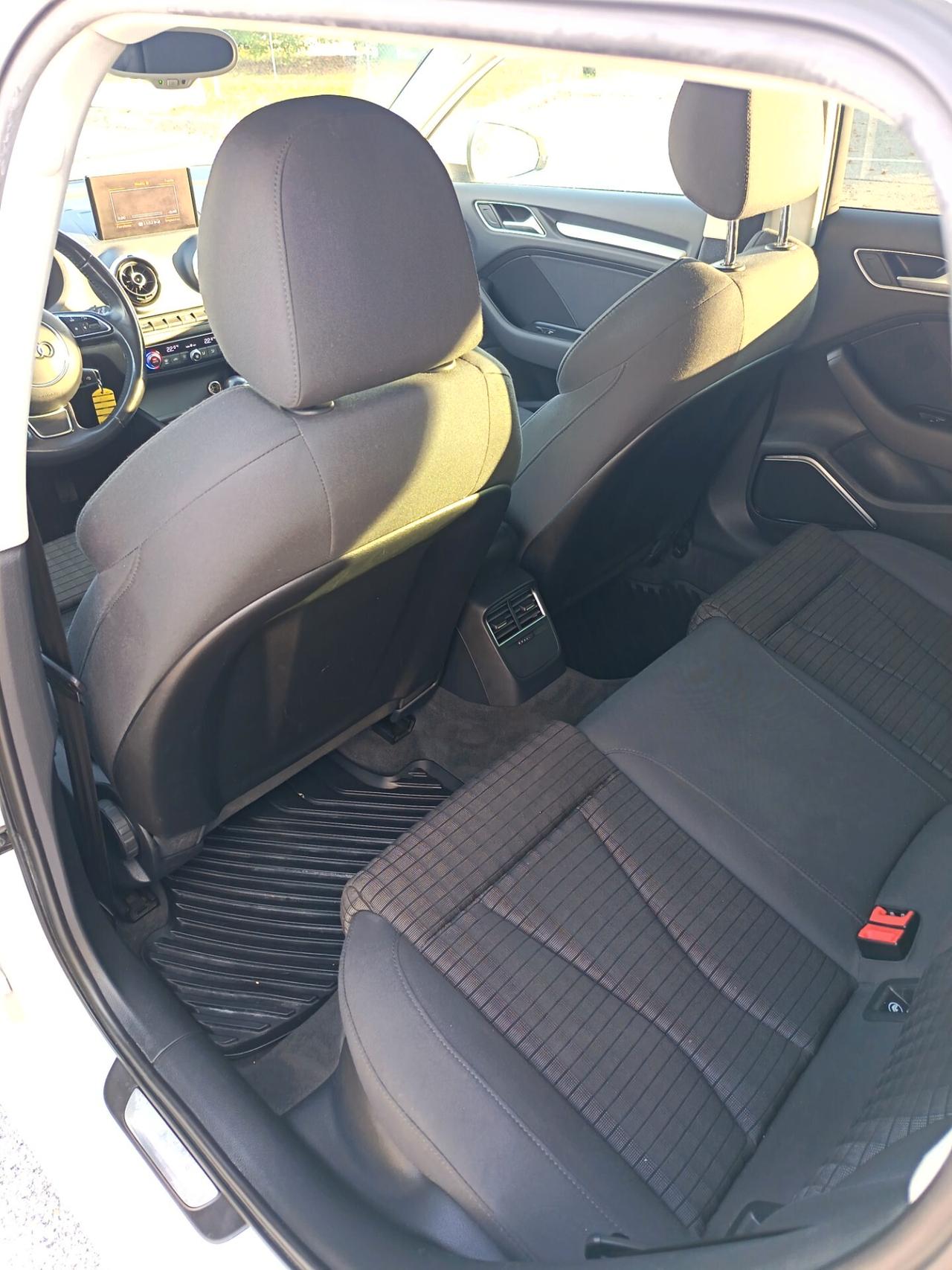 Audi A3 SPB 1.4 TFSI S tronic g-tron Attraction