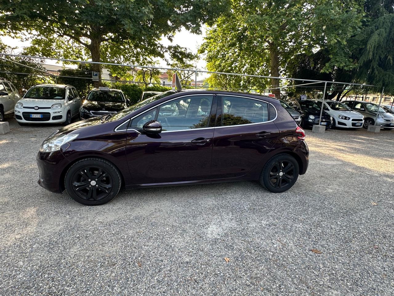 Peugeot 208 1.4 HDi 68 CV 5 porte Allure