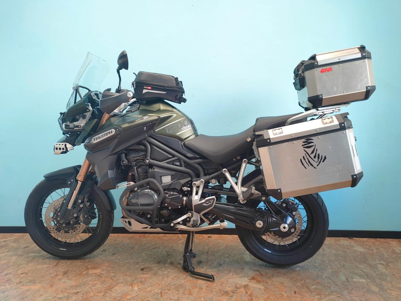 Triumph Tiger Explorer XC con tris bauletti GIVI