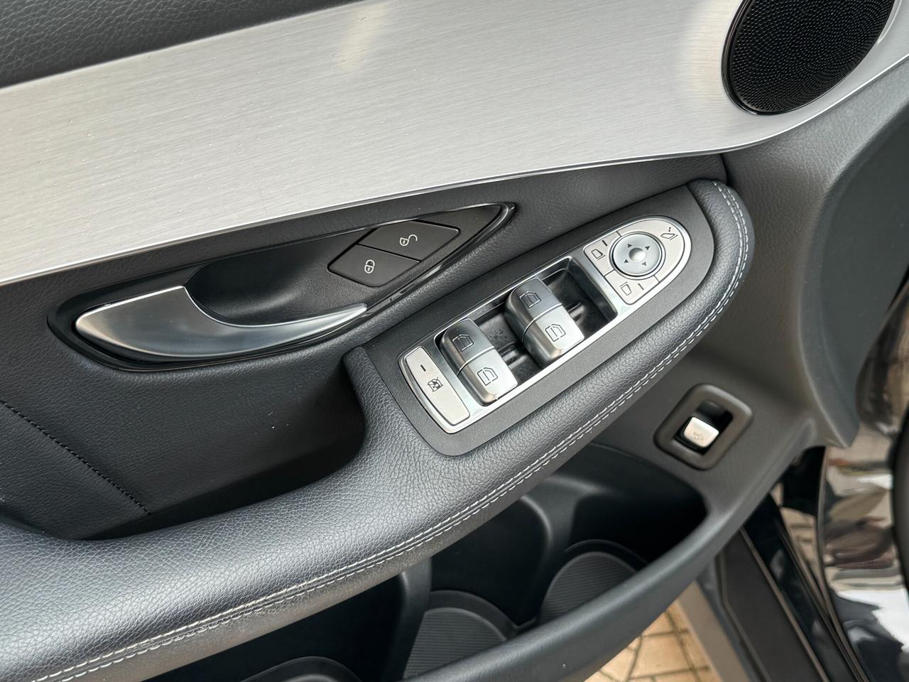 MERCEDES-BENZ GLC 300d COUPE' PREMIUM 245 CV 4matic AIRMATIC