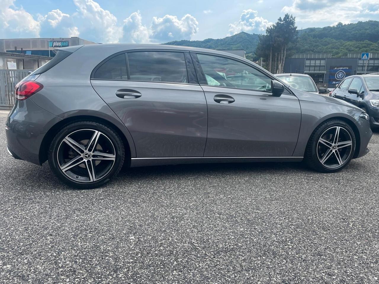 Mercedes-benz A 180 Mercedes Classe Sport Automatic Night Pack – Neopatentati