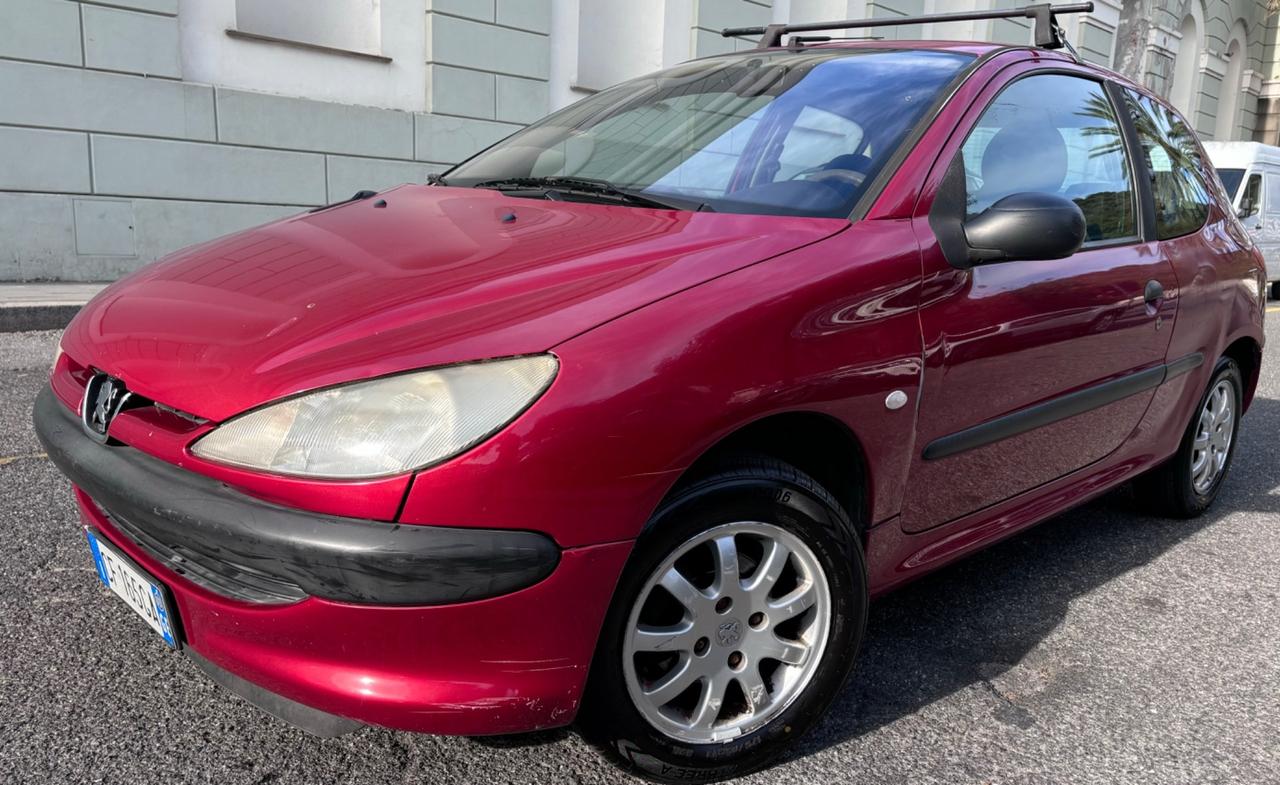 Peugeot 206 1.1 3p. XR