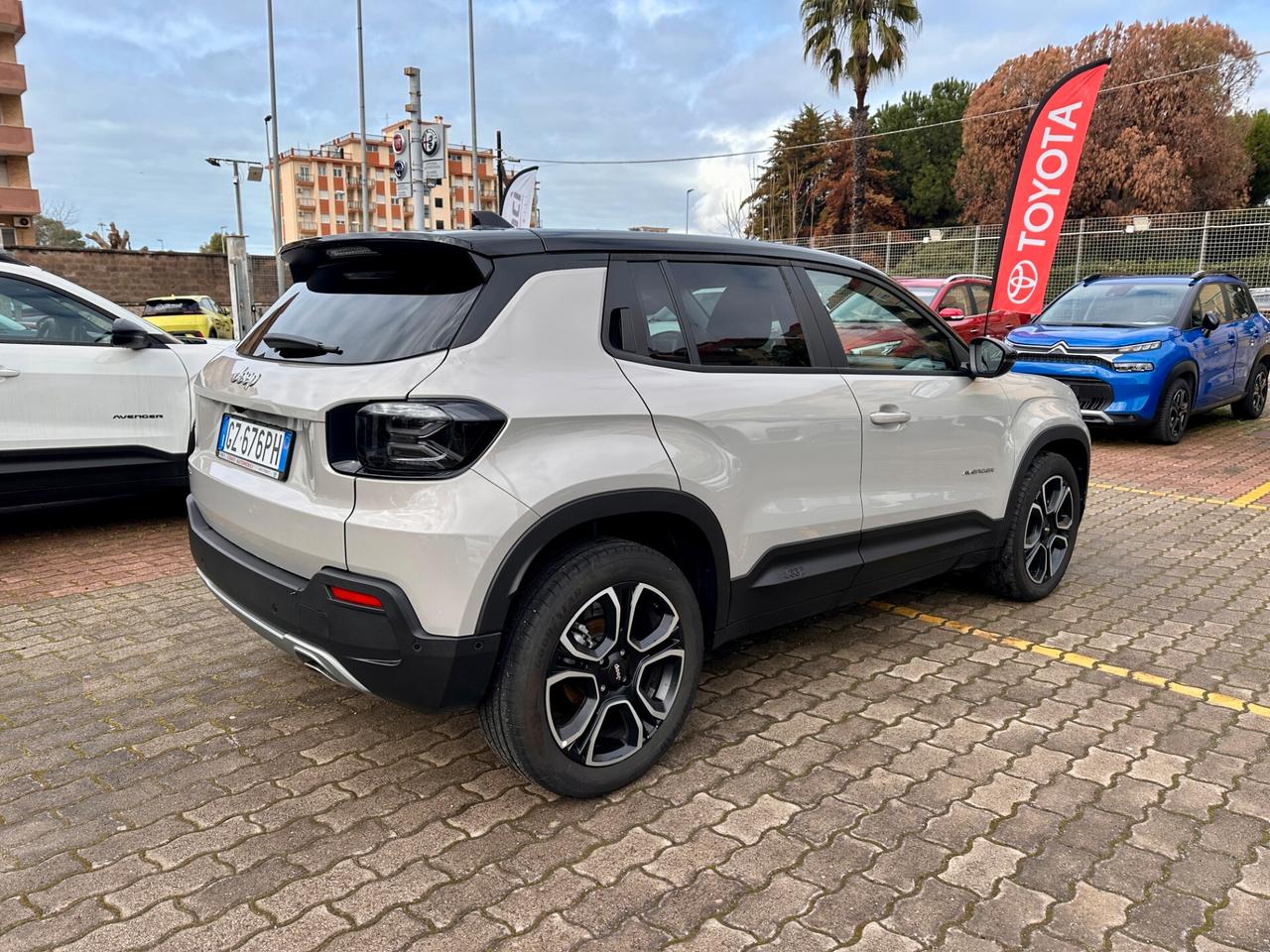 Jeep Avenger 1.2 Turbo 100 CV Summit