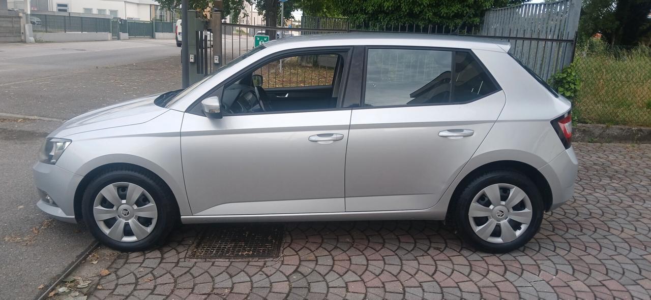 Neopatentati Skoda Fabia 1000 benzina