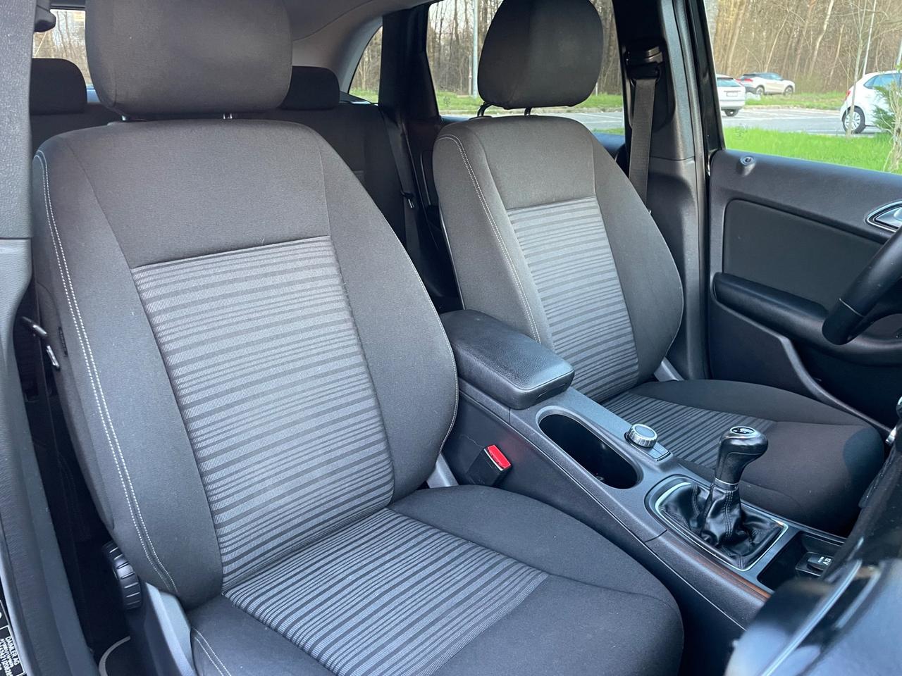 Mercedes-benz B 180 Premium * SOLO 87000 Km