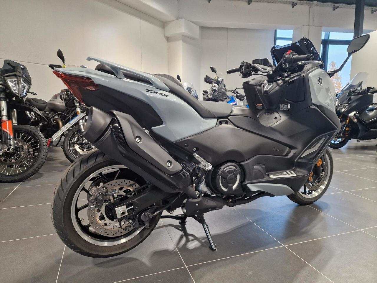 Yamaha T-Max 560 TECH MAX 2025