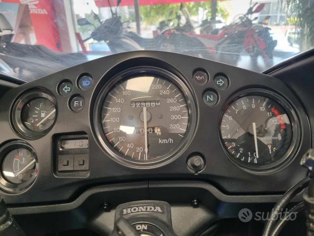 Honda CBR 1100 XX- 23680 KM- 1999