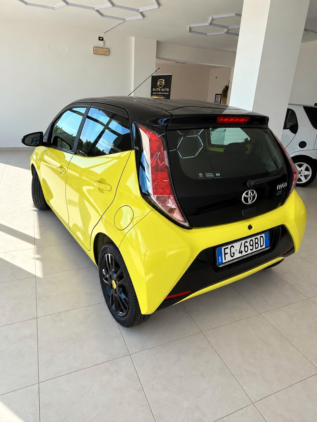 Toyota Aygo 1.0 VVT-i 69 CV 5 porte x-cite