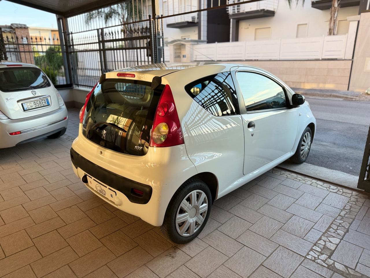 Peugeot 107 1.0 68CV 3p. Desir