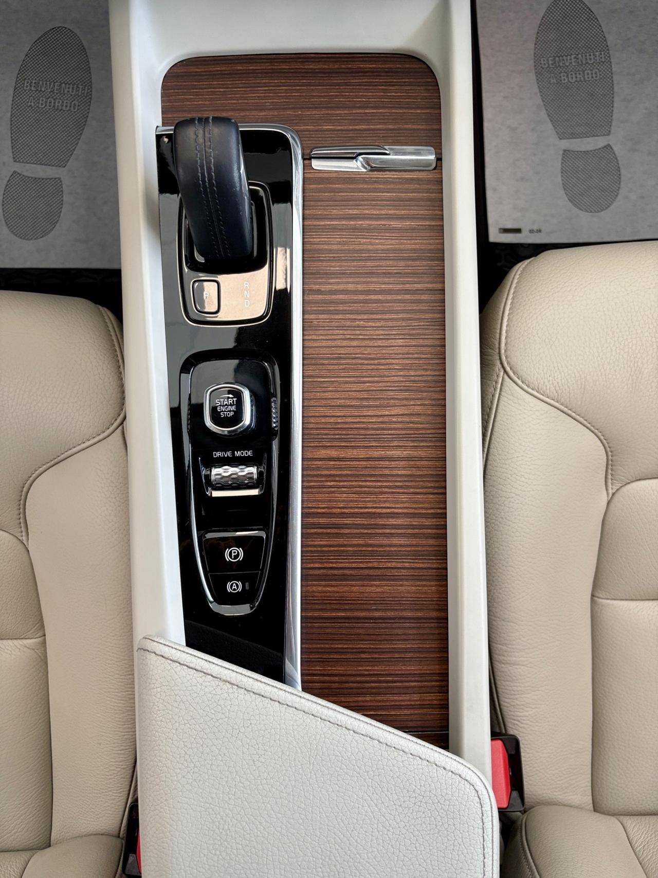 Volvo XC 60 B4 (d) AWD Geartronic Momentum Pro
