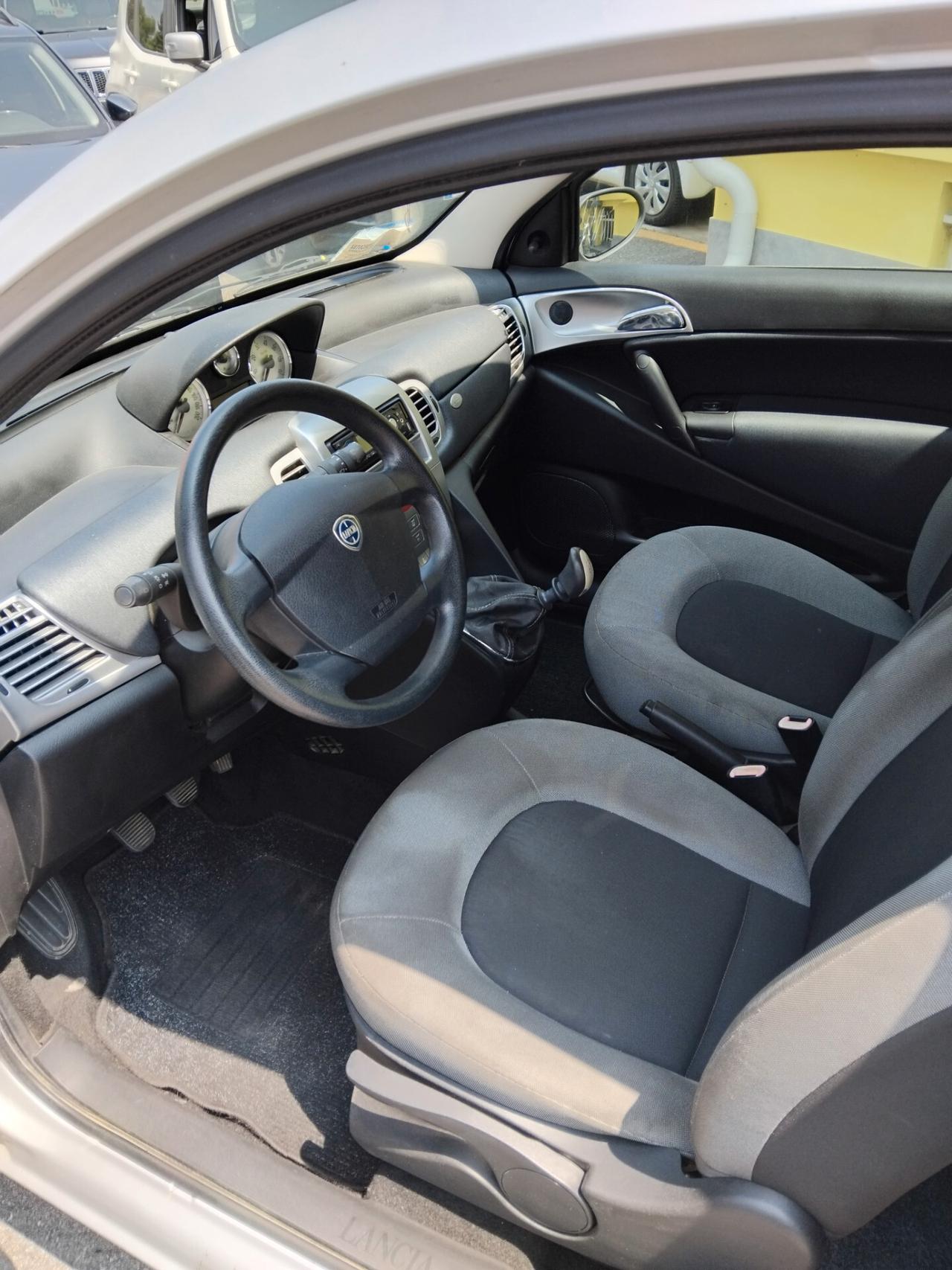 Lancia Ypsilon 1.2 Argento