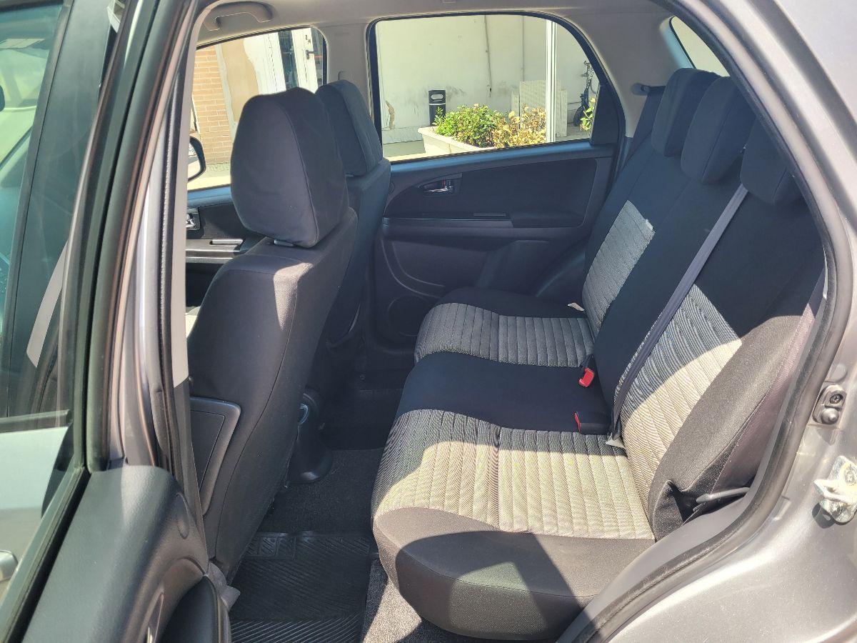 FIAT - Sedici - 1.6 4x2 Emotion