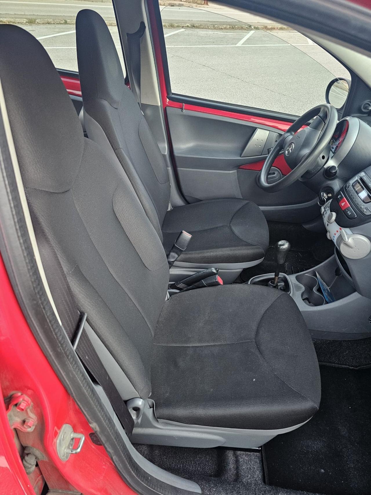 Toyota Aygo 1.0 12V VVT-i 5 porte Sol Connect MMT