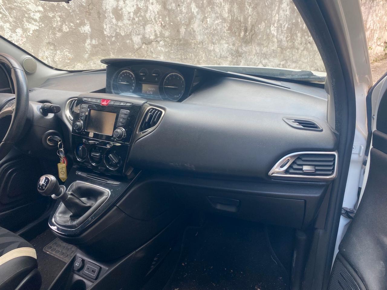 Lancia Ypsilon 1.2cc benzina(PRIVATO)-2017