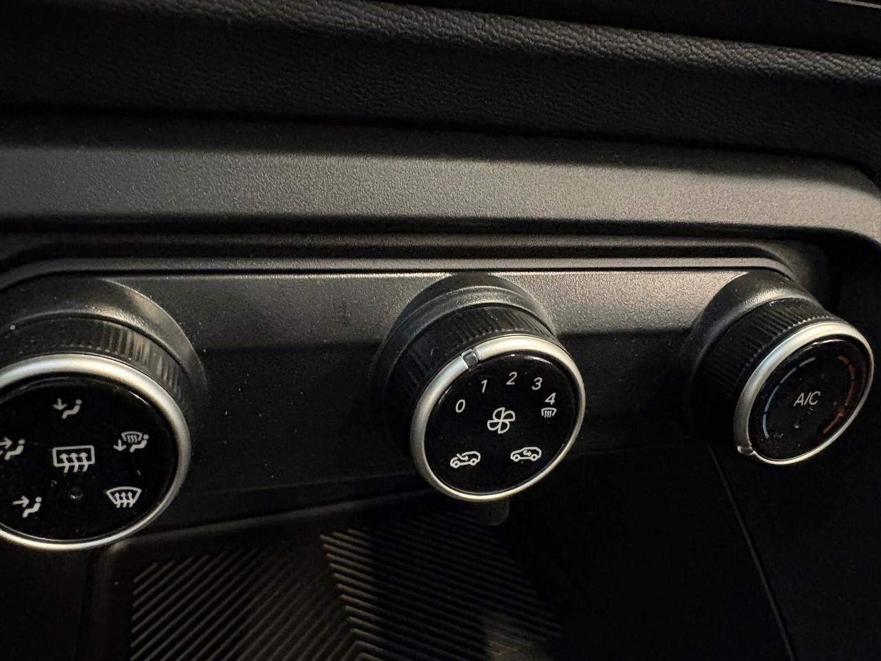 Citroen C3 YOU PureTech 100 6mt SPOTICAR
