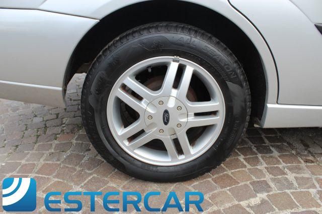 FORD Focus 1.6i 16V cat SW Ghia