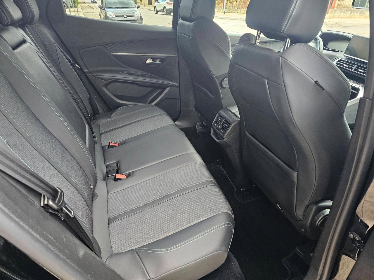 PEUGEOT 3008 1.5 BLUEHDI 131CV EAT8 ALLURE