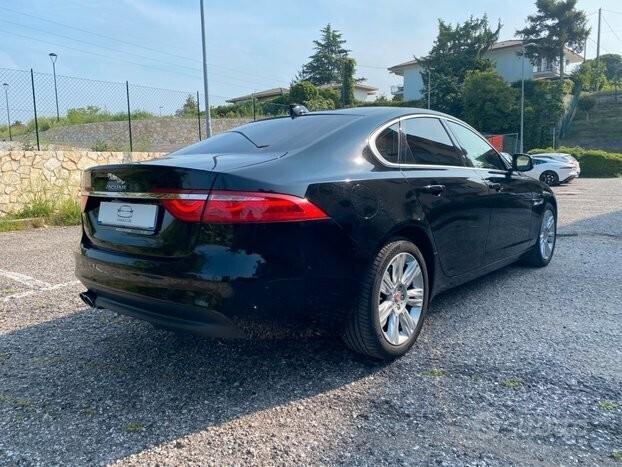 Jaguar XF 2.0 D 180 CV aut. Pure Business