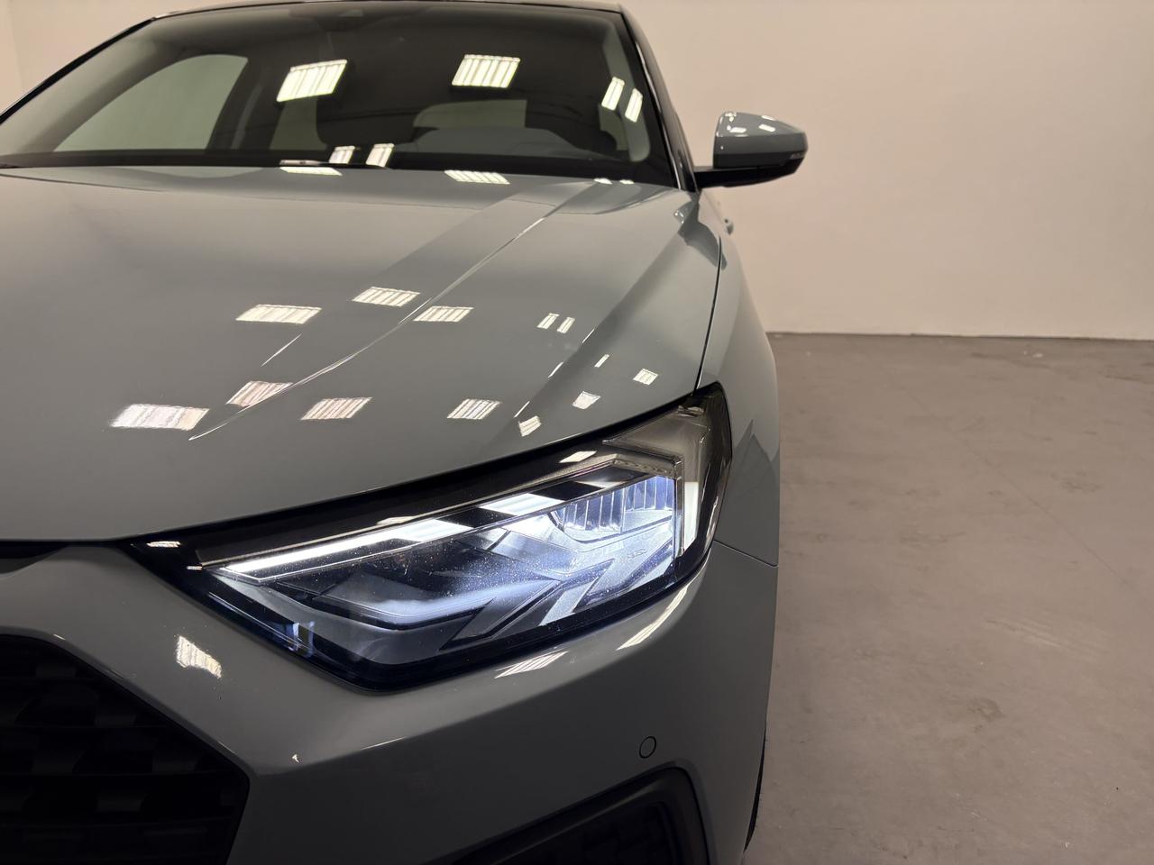 AUDI A1 SPORTBACK 35 TFSI S-TRONIC IDENTITY BLACK
