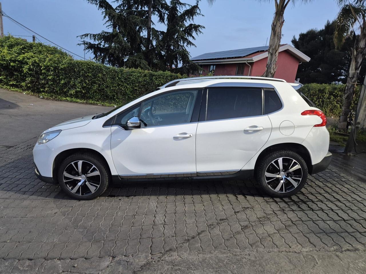 Peugeot 2008 BlueHDi 100 S&S Allure