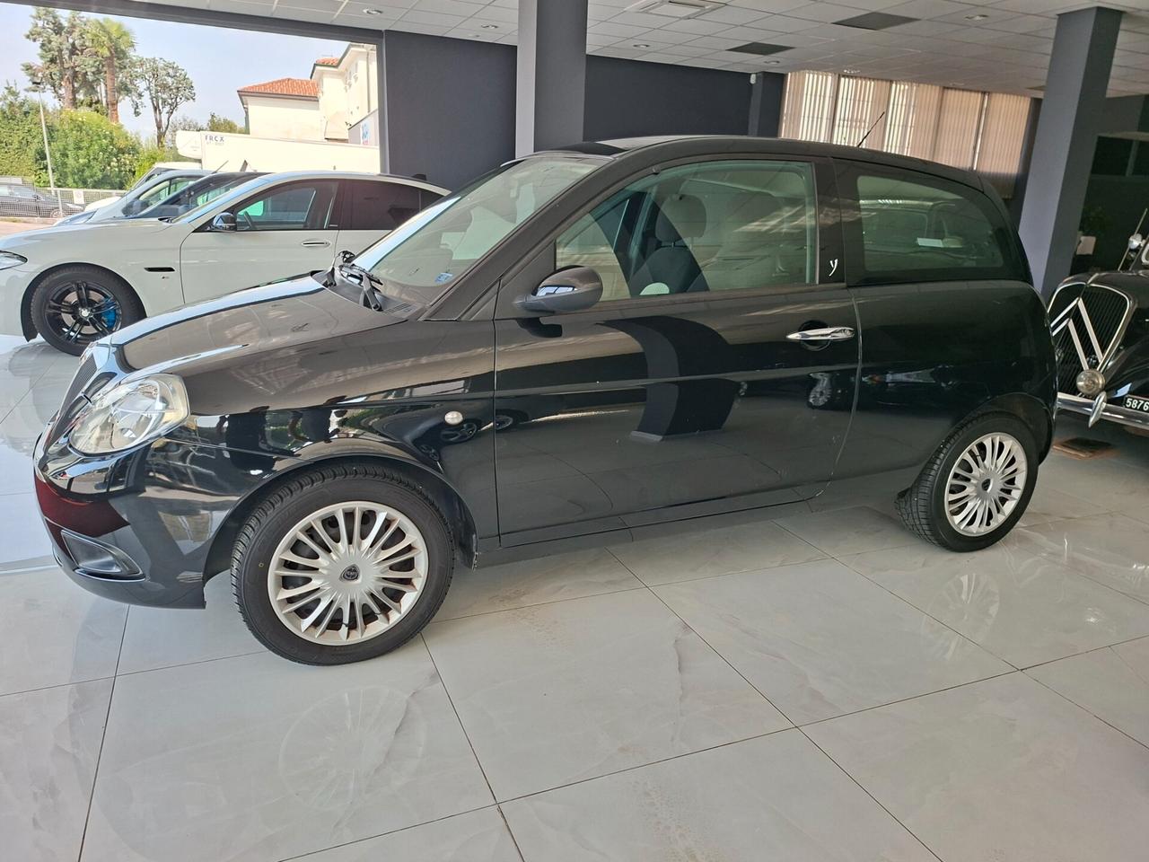 Lancia Ypsilon 1.2 benzina NEOPATENTATI