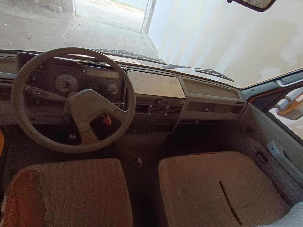 Iveco Daily Carroattrezzi 2.5 TD Patente B scarrabile