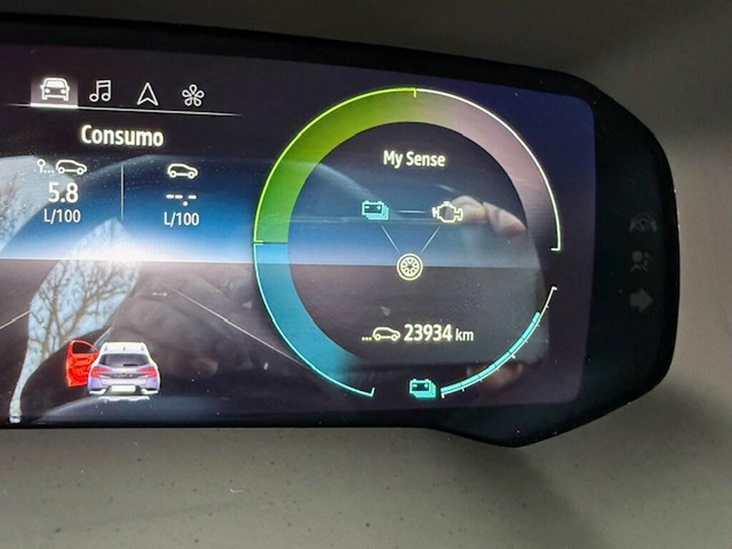 Renault Captur 1.6 E-TECH Hybrid Techno Fast Track Auto