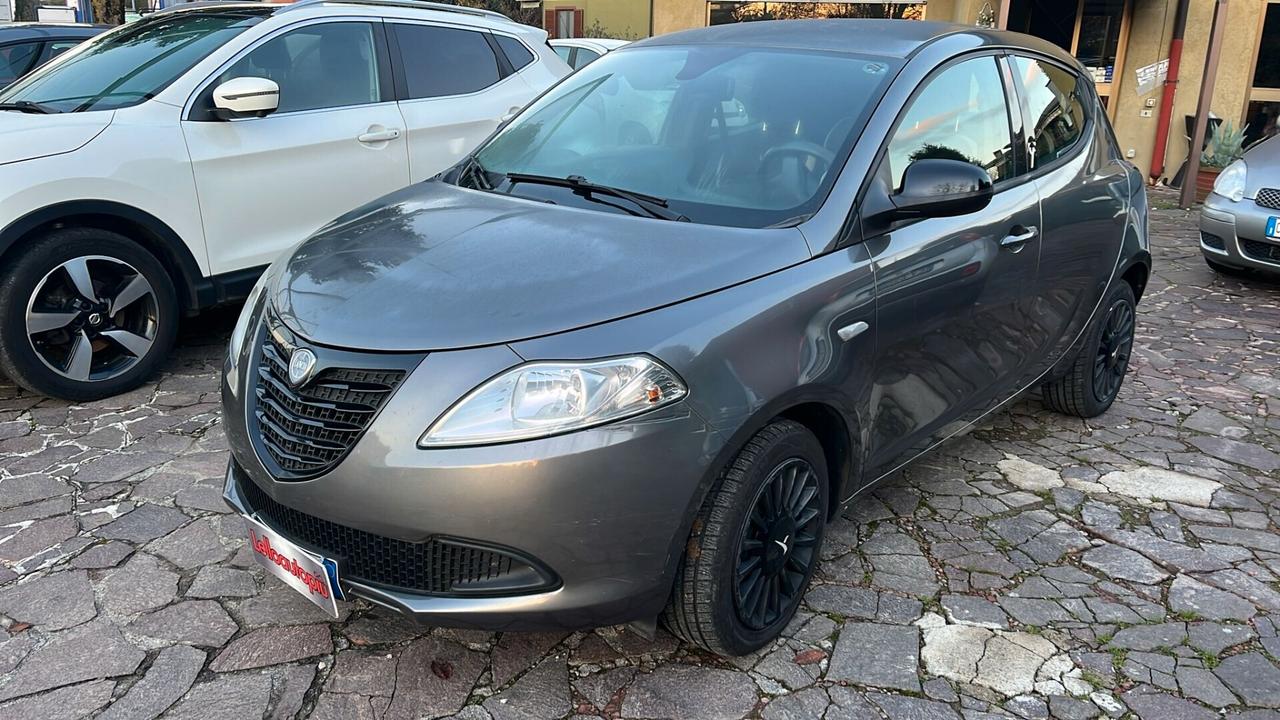 Lancia Ypsilon 1.2 69 CV 5 porte GPL Ecochic Gold