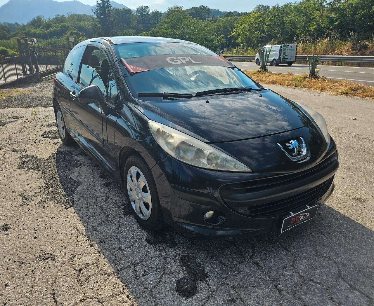 Peugeot 207 1.4 GPL DI SERIE NEOPATENTATI