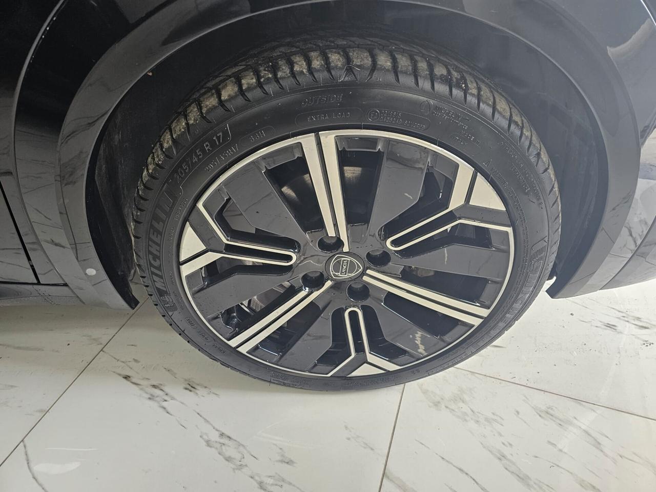 NUOVA LANCIA YPSILON IBRIDA LX 1.2 IBRIDO 81KW (110CV) CAMBIO AUTOMATICO